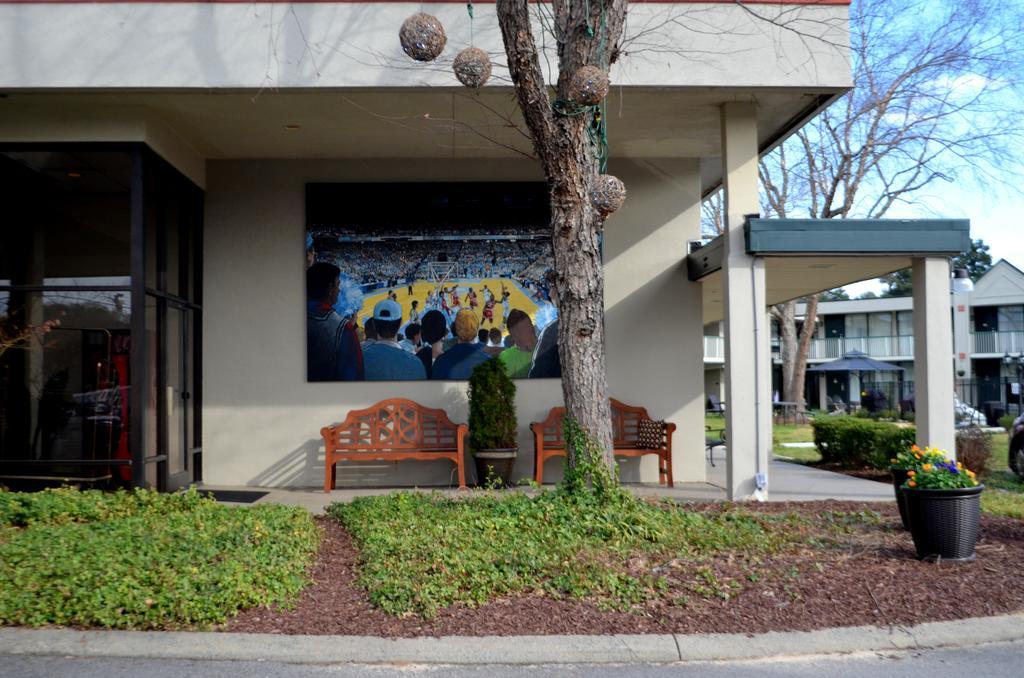 Chapel Hill University Inn المظهر الخارجي الصورة