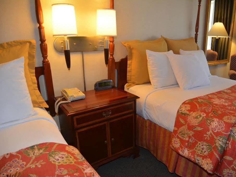 Chapel Hill University Inn المظهر الخارجي الصورة